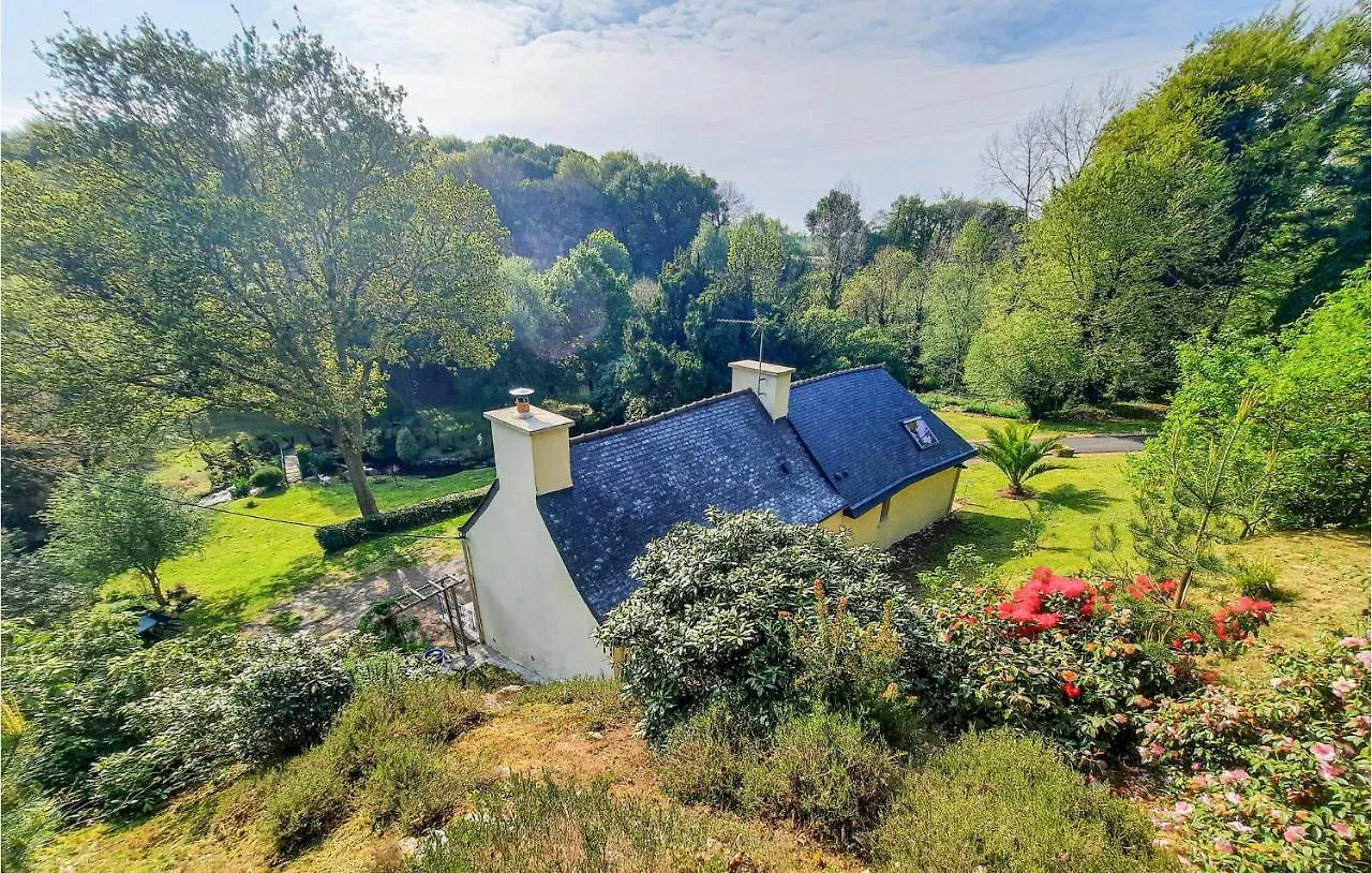 Dom wakacyjny Beautiful Home In Plouigneau With Kitchen Francja
