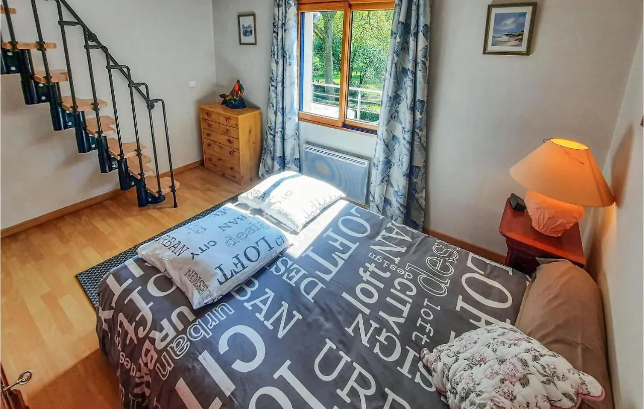 Dom wakacyjny Beautiful Home In Plouigneau With Kitchen