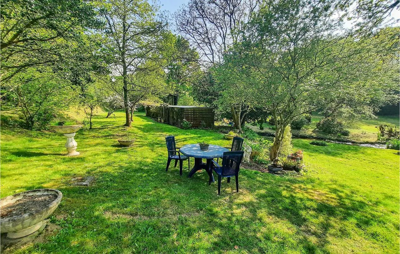 Beautiful Home In Plouigneau With Kitchen Dom wakacyjny